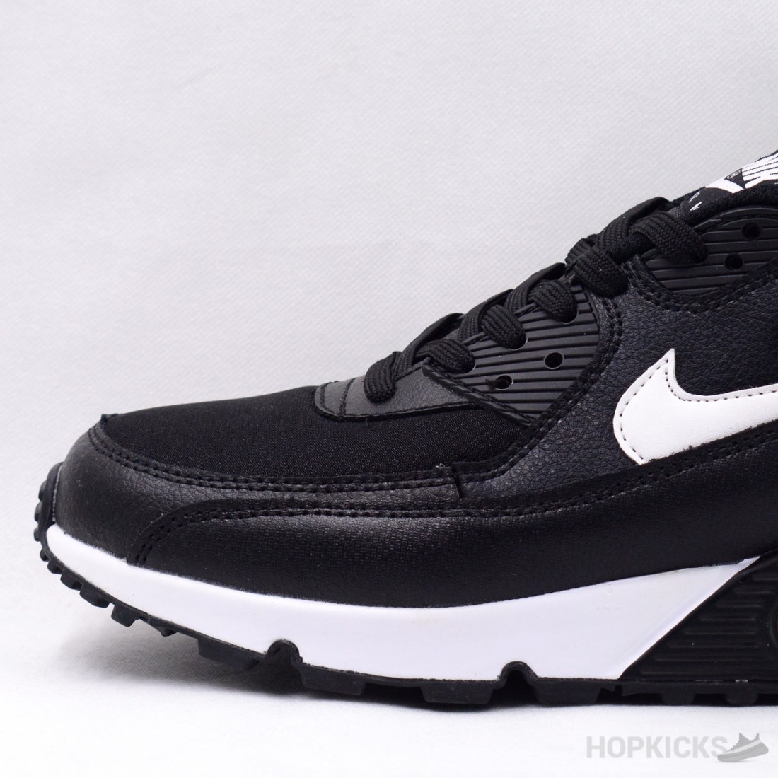 air max 90 essential white black